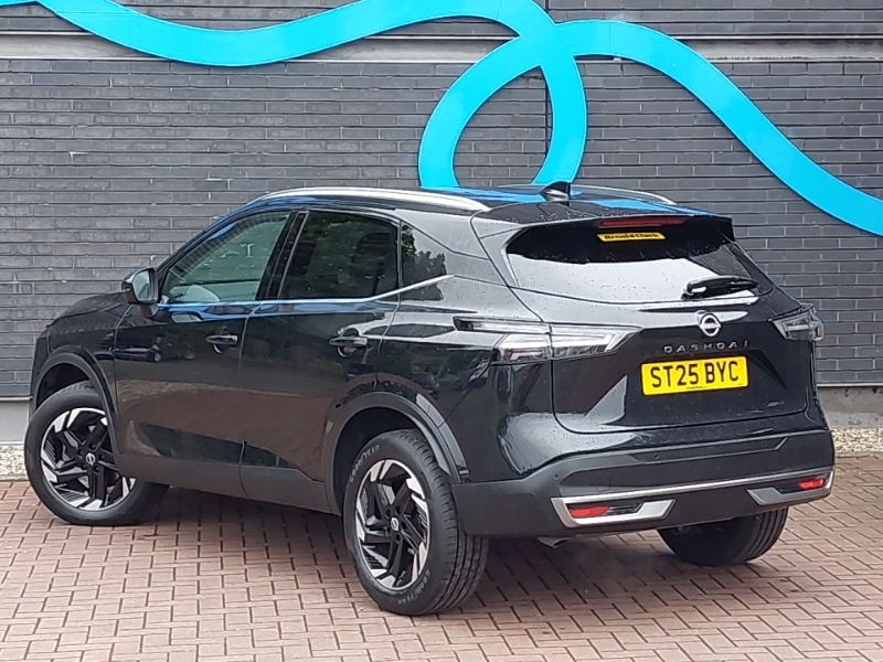 Nissan Qashqai 1.3 Dig-t Mh N-connecta Black #2