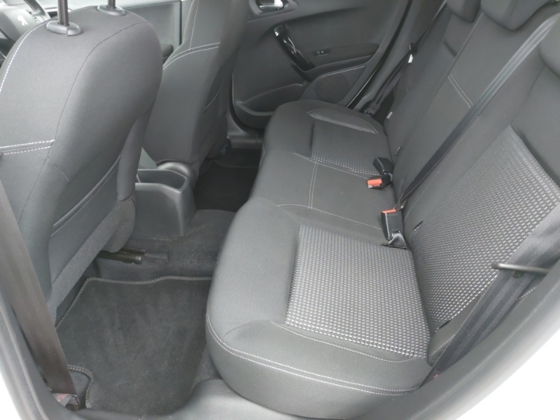 Peugeot 208 1.2 Puretech 82 Tech Edition Start Stop White #6