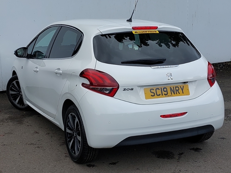 Peugeot 208 1.2 Puretech 82 Tech Edition Start Stop White #2