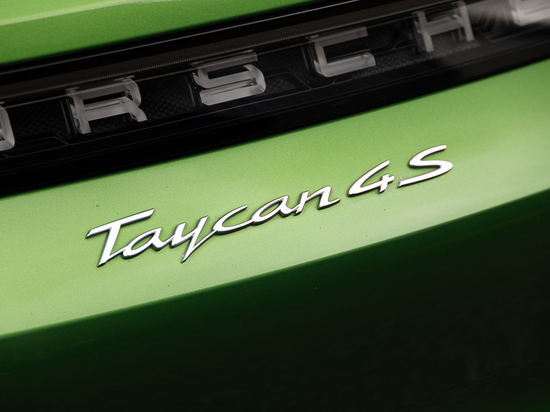 Porsche Taycan Base Automatic Black #19