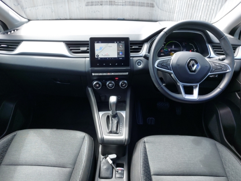 Renault Captur 1.6 E-tech Hybrid 145 Iconic Edition White #3