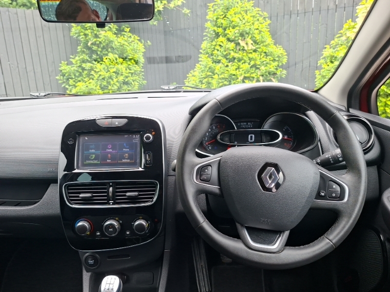 Renault Clio 1.2 16V Dynamique Nav White #8