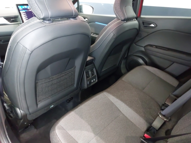 Renault Symbioz 1.3 Tce 140 Techno Red #6