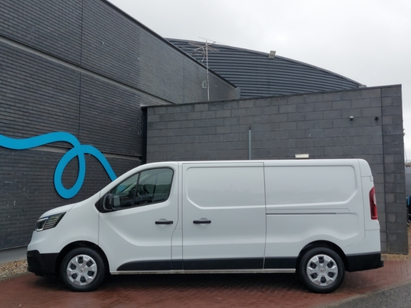 Renault Trafic Ll30 Blue Dci 130 Advance Safety Van White #4
