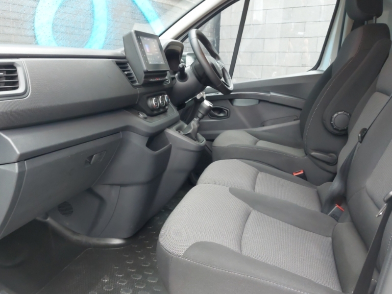 Renault Trafic Ll30 Blue Dci 130 Advance Safety Van White #5