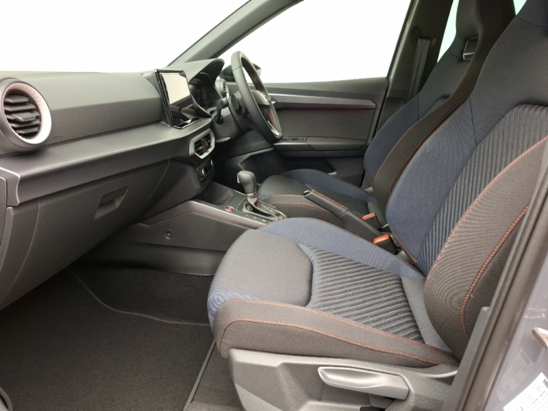 Seat Arona 1.0 Tsi 115 Fr Black Edition Dsg Grey #5