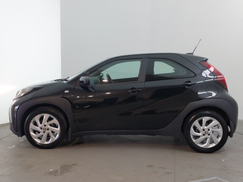 Toyota Aygo X 1.0 Vvt-i Pure Black #4
