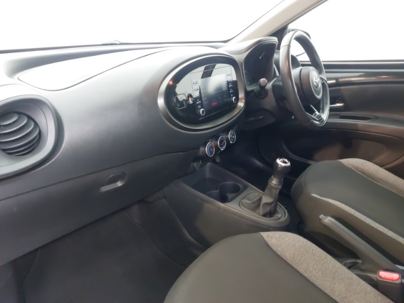 Toyota Aygo X 1.0 Vvt-i Pure Black #5