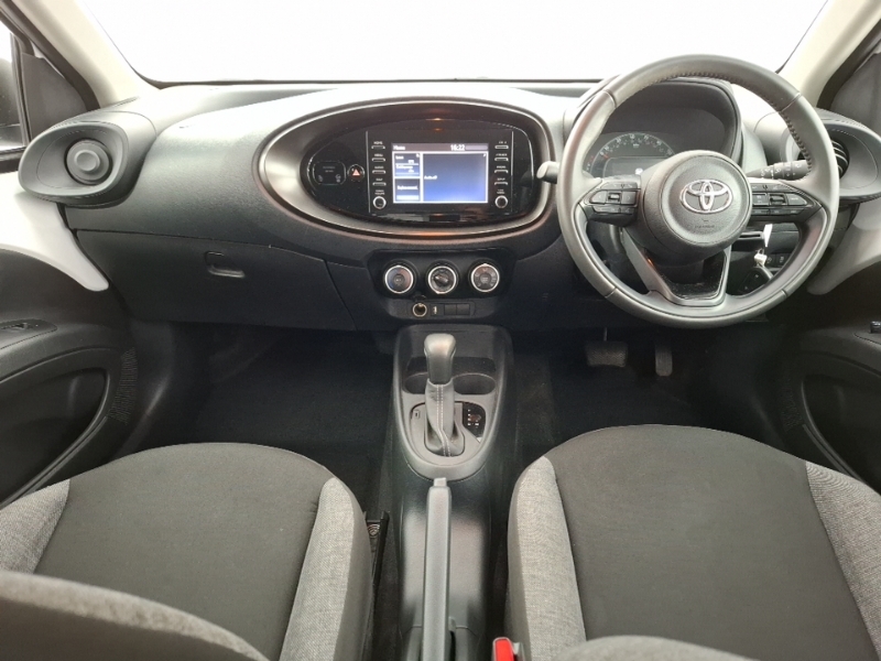 Toyota Aygo X 1.0 Vvt-i Pure White #3