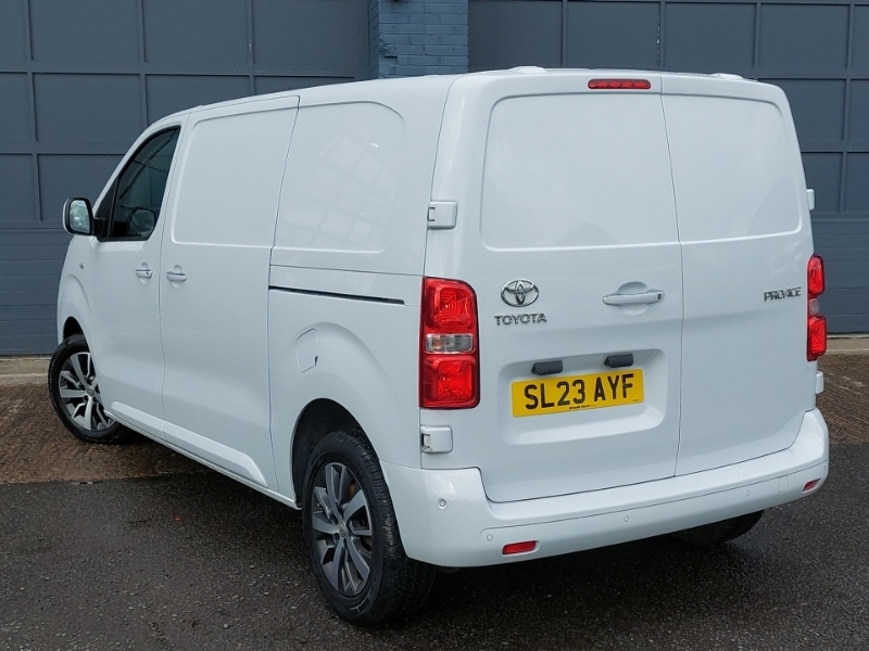 Toyota PROACE 2.0D 140 Design Van Tss White #2