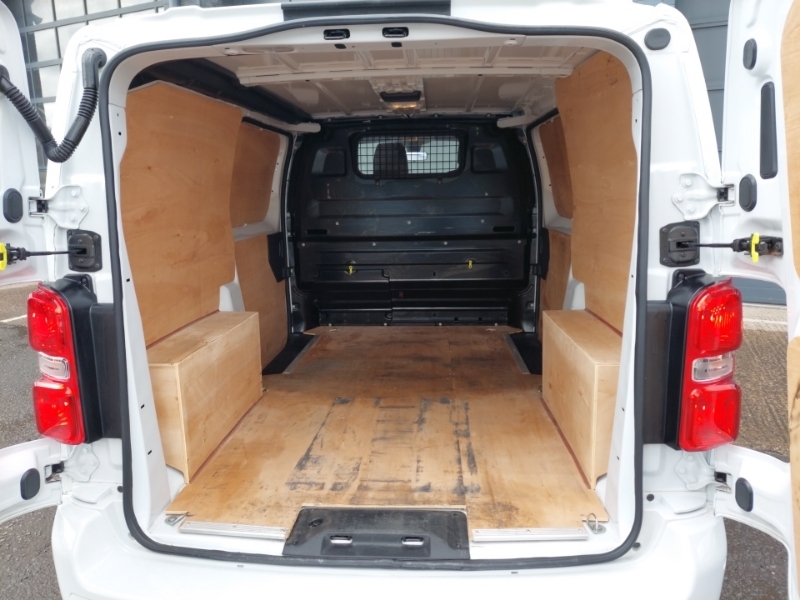 Toyota PROACE Panel Van 75Kwh Icon Medium Panel Van Mwb 6Dr Grey #18