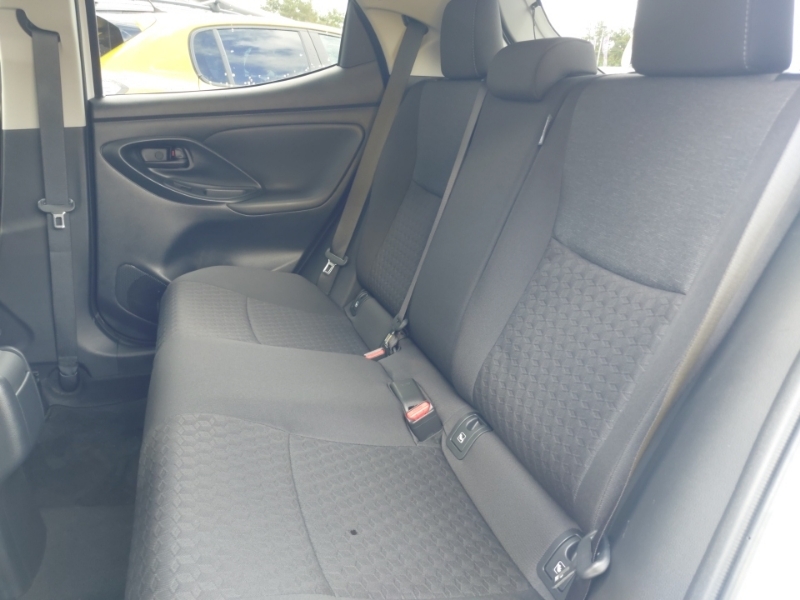 Toyota Yaris 1.5 Hybrid Design Cvt White #6