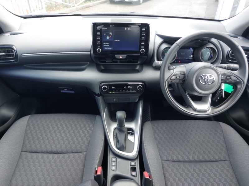 Toyota Yaris 1.5 Hybrid Design Cvt White #3