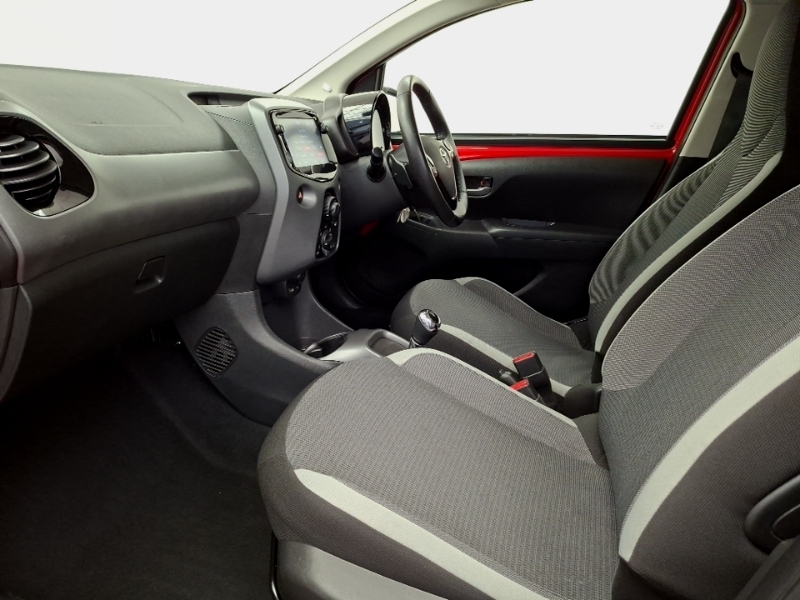 Toyota Aygo 1.0 Vvt-i X-play Tss X-shift Red #5