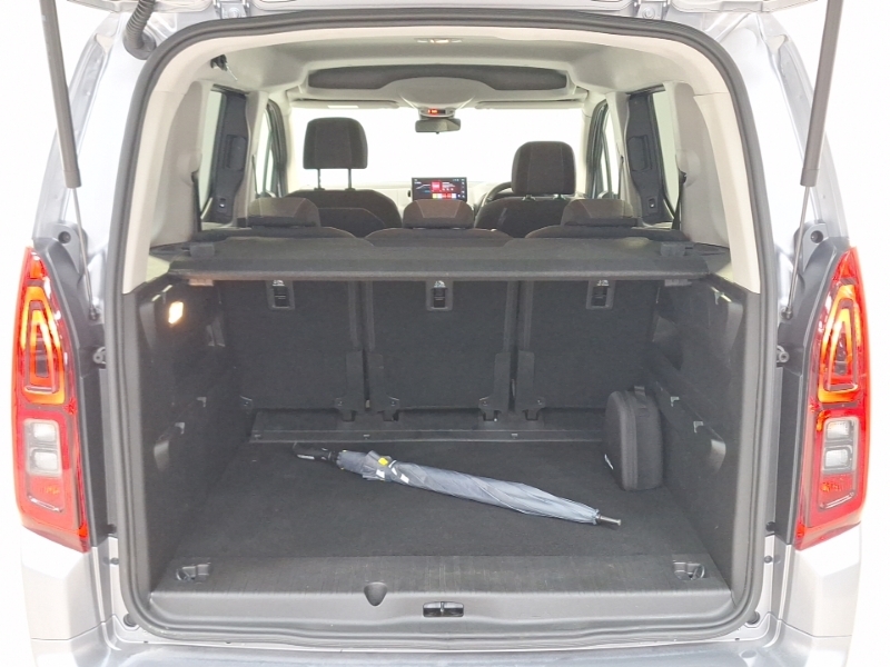 Vauxhall Combo-e Life 52Kwh Pro Panel Van Swb 7.4Kw C White #18