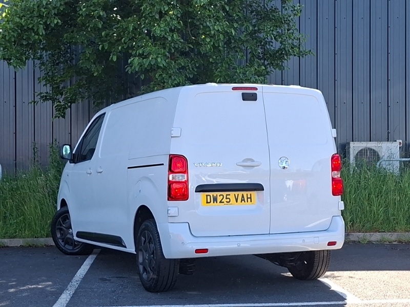 Vauxhall Vivaro 1.5 Turbo D 120 Pro H1 Van White #2