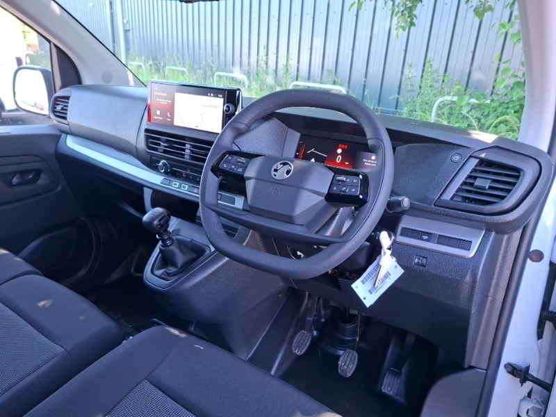 Vauxhall Vivaro 1.5 Turbo D 120 Pro H1 Van White #3