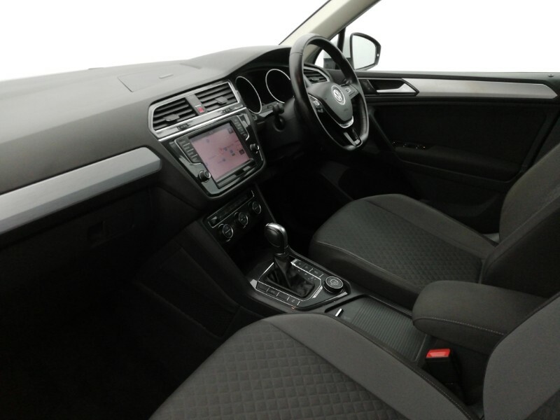 Volkswagen Tiguan 2.0 Tdi 150 4Motion Se Nav Dsg GJ66WXM White #5