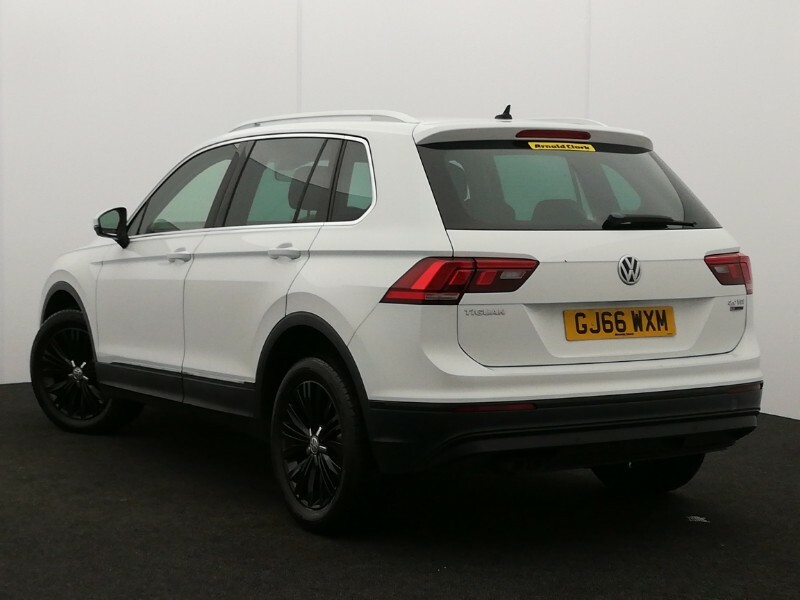 Volkswagen Tiguan 2.0 Tdi 150 4Motion Se Nav Dsg GJ66WXM White #2