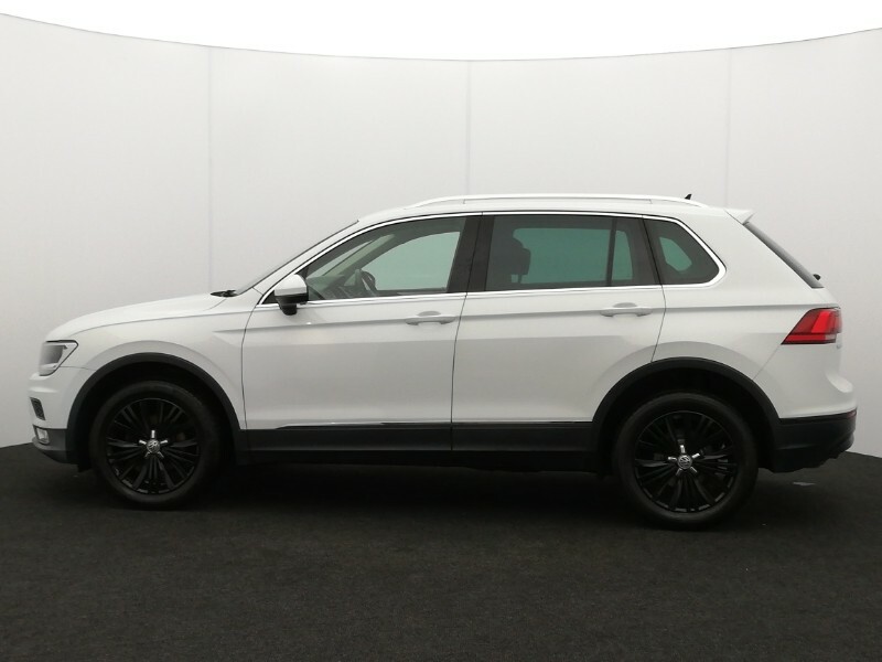 Volkswagen Tiguan 2.0 Tdi 150 4Motion Se Nav Dsg GJ66WXM White #4