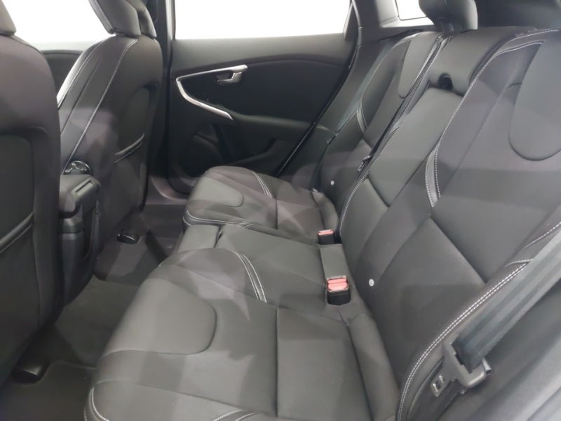 Volvo V40 T2 122 Momentum Edition Silver #6
