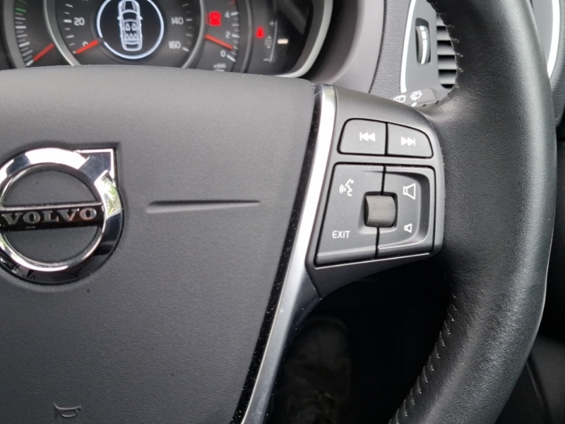 Volvo V40 Hatchback White #13