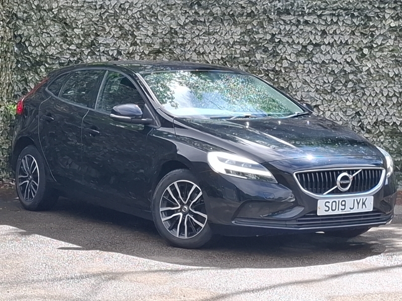 Volvo V40 D2 122 Momentum Edition Black