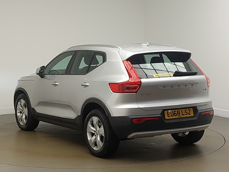Volvo XC40 2.0 T4 Momentum Awd Geartronic Silver #2