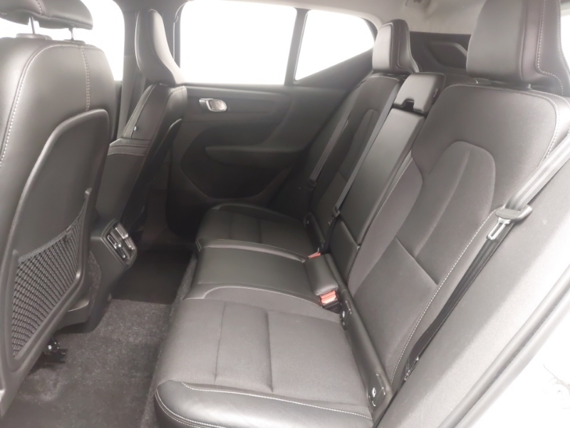 Volvo XC40 2.0 T4 Momentum Awd Geartronic Silver #6
