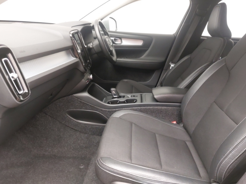 Volvo XC40 2.0 T4 Momentum Awd Geartronic Silver #5
