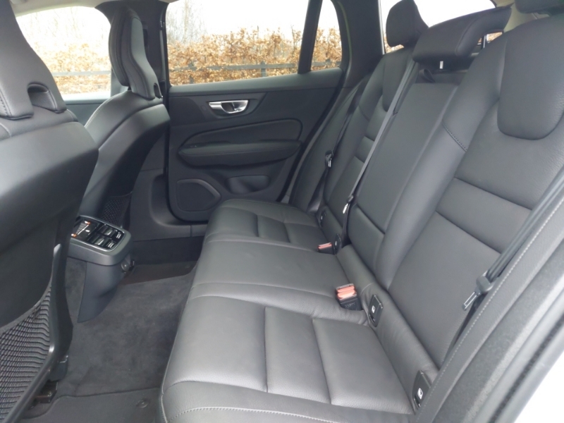 Volvo V60 2.0 B4p Plus Dark 7 Speed Silver #6