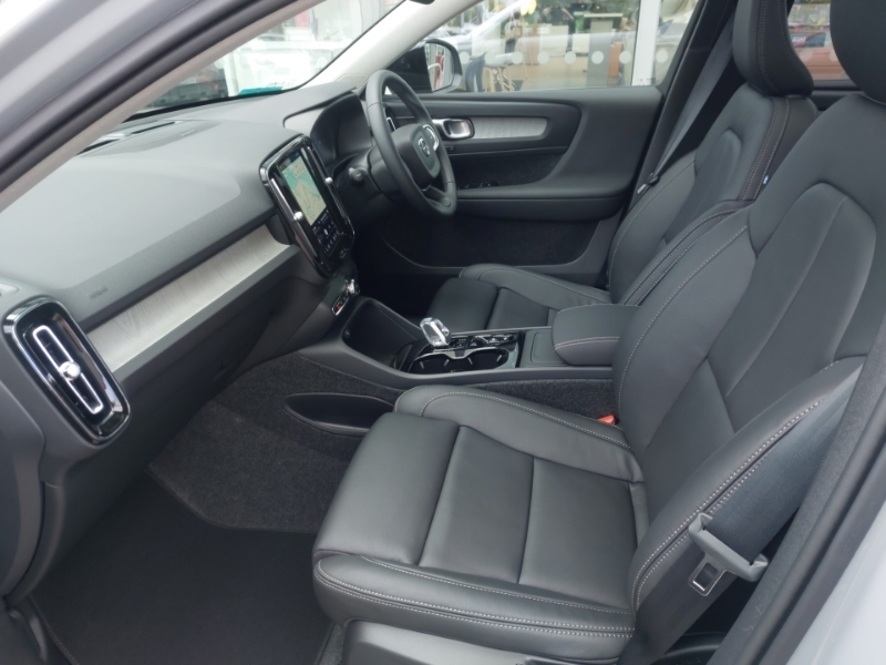 Volvo XC40 2.0 B4p Ultra Dark Grey #5