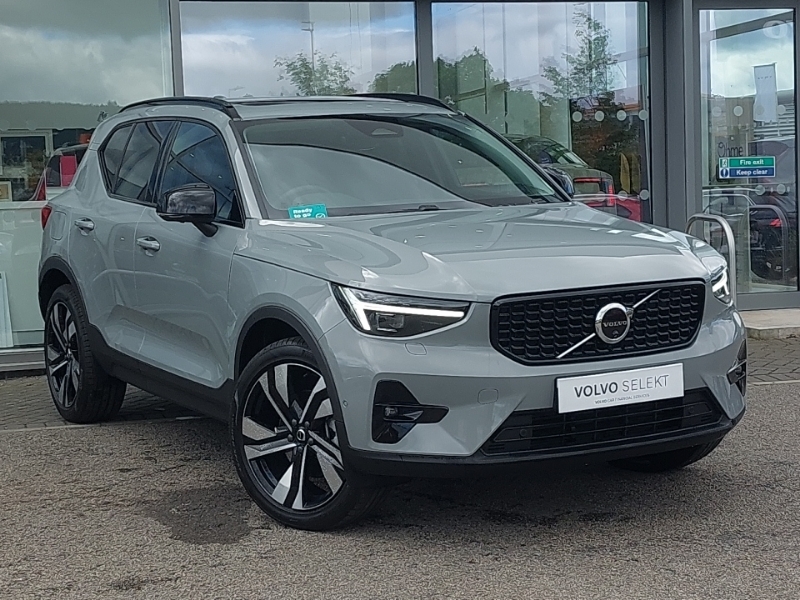 Volvo XC40 2.0 B4p Ultra Dark Grey