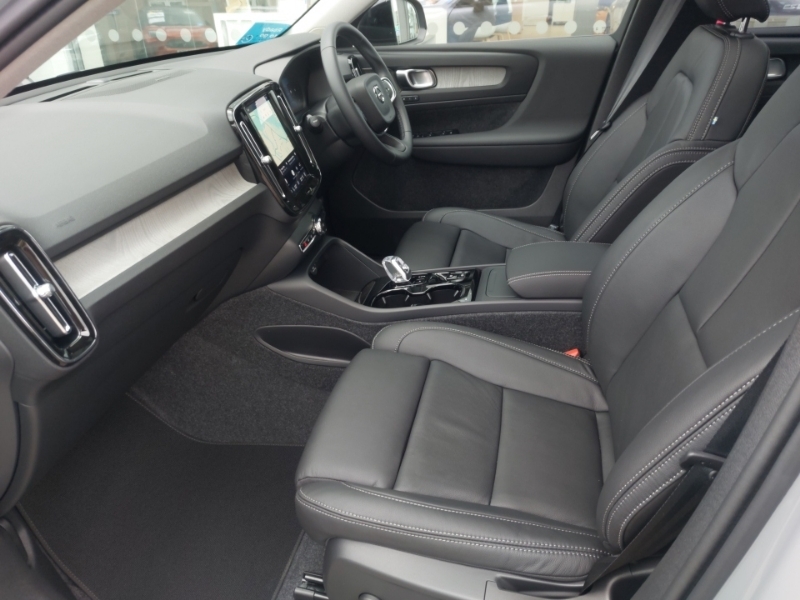 Volvo XC40 2.0 B4p Ultra Dark Grey #5