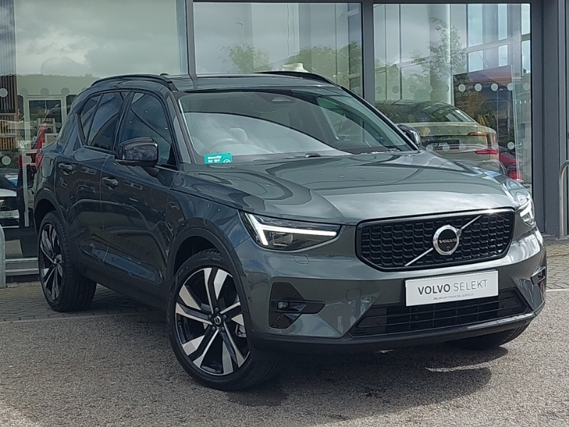 Volvo XC40 2.0 B4p Ultra Dark Green