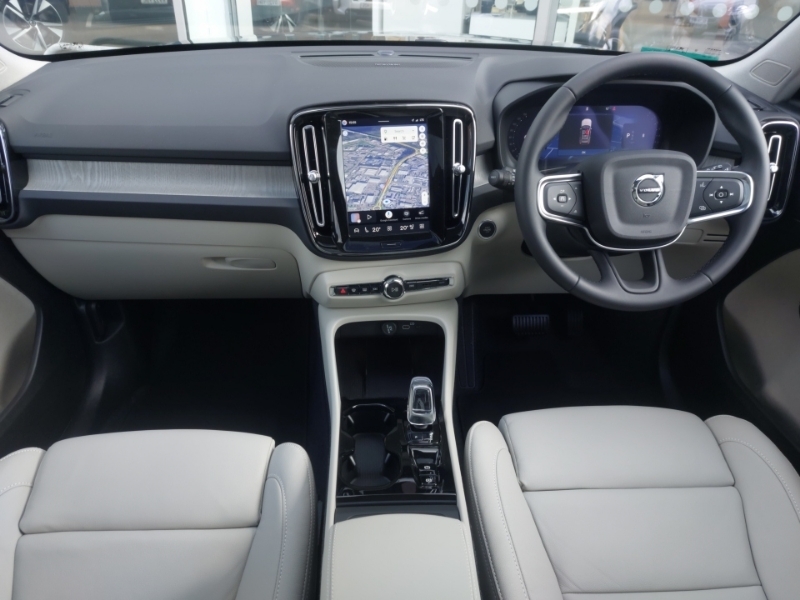 Volvo XC40 2.0 B4p Ultra Dark Green #3