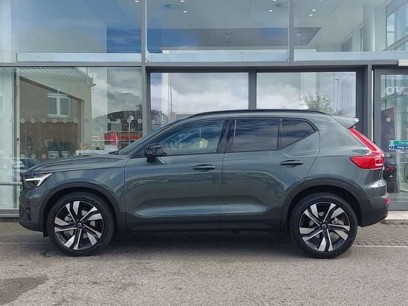 Volvo XC40 2.0 B4p Ultra Dark Green #4