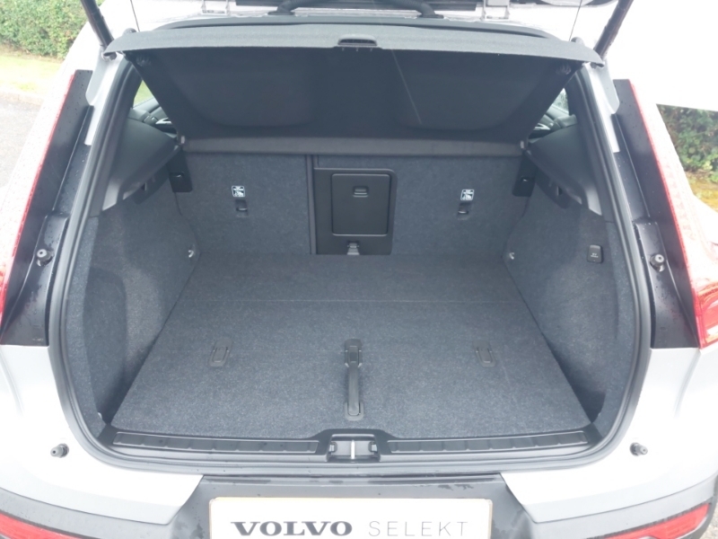 Volvo XC40 Ultimate Blue #18