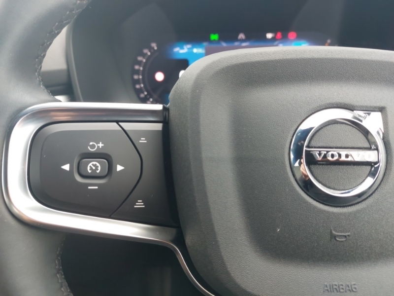 Volvo XC40 Ultimate Blue #12