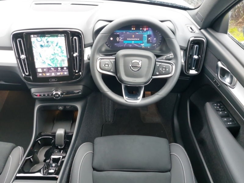 Volvo XC40 Plus Red #7