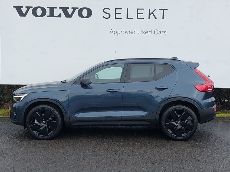 Volvo XC40 2.0 B3p Plus Black Edition Blue #4
