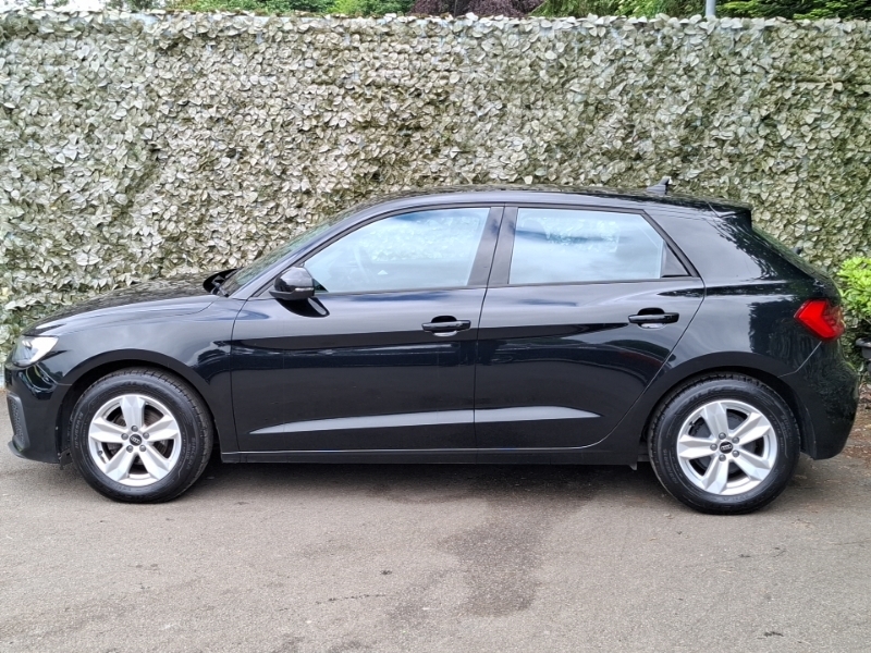 Audi A1 25 Tfsi Technik Black #4