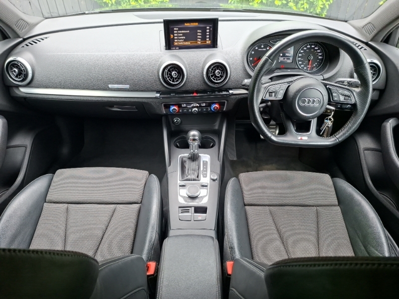 Audi A3 1.5 Tfsi Black Edition S Tronic Black #3