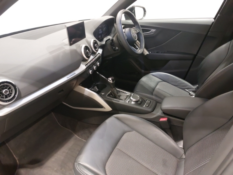 Audi Q2 35 Tfsi S Line S Tronic Black #5