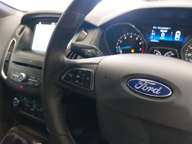 Ford Focus Focus St-line Tdci Blue #16