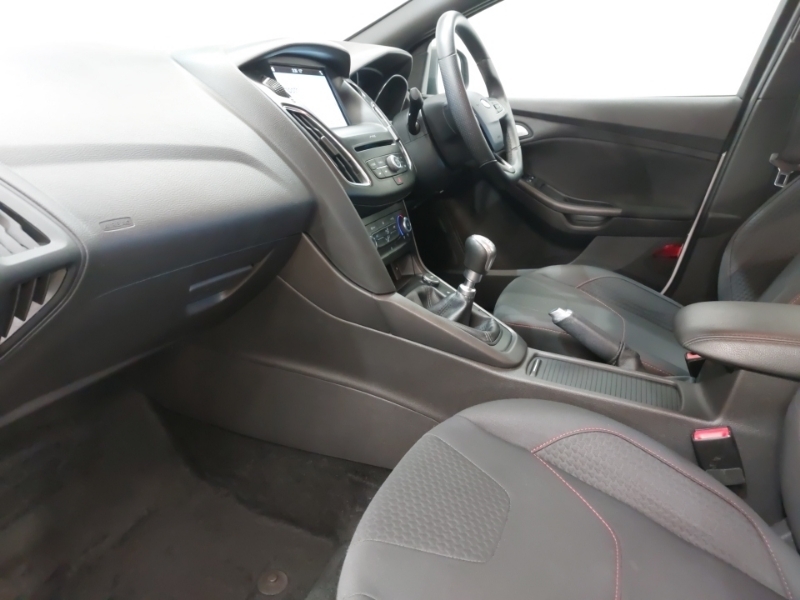 Ford Focus 1.0 Ecoboost 140 St-line Navigation White #5