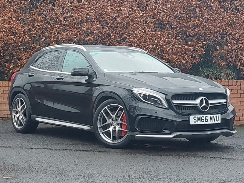 Mercedes-Benz GLA Class Gla 45 381 4Matic Premium Black