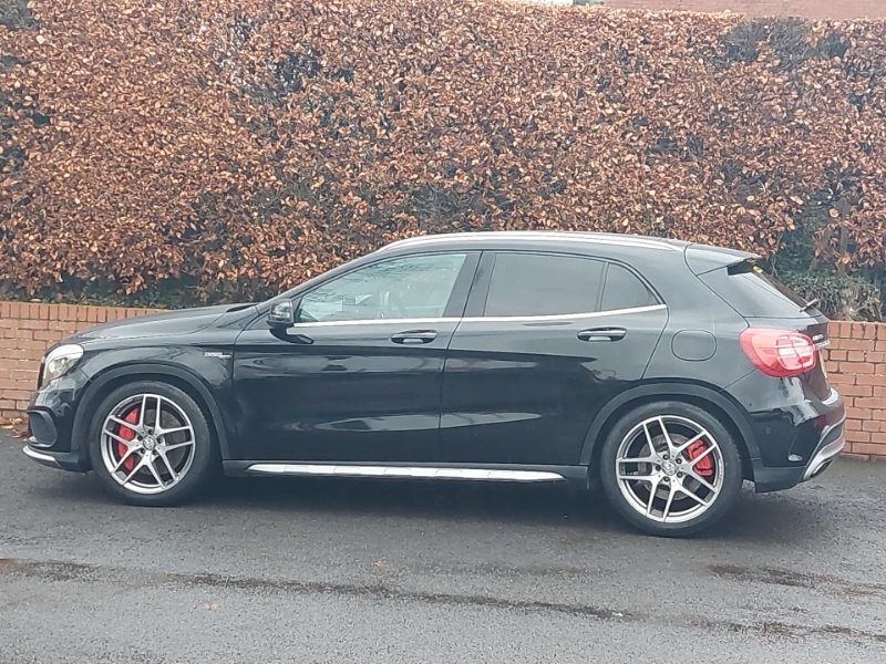 Mercedes-Benz GLA Class Gla 45 381 4Matic Premium Black #4