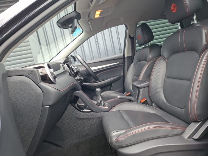 MG ZS 1.5 Vti-tech Exclusive Black #5