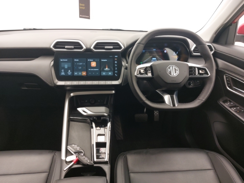 MG ZS 1.5 Hybrid Trophy Red #3